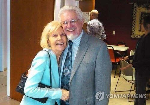 67년을 해로한 후 함께 하늘로 떠난 빌(88)과 에스더(92) 일니스키 부부의 과거 모습[AP=연합뉴스]